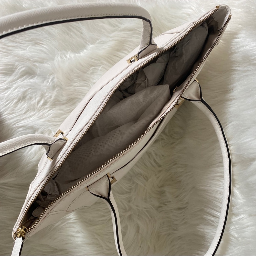 Calvin Klein Designer Bag - Picture 4 of 10